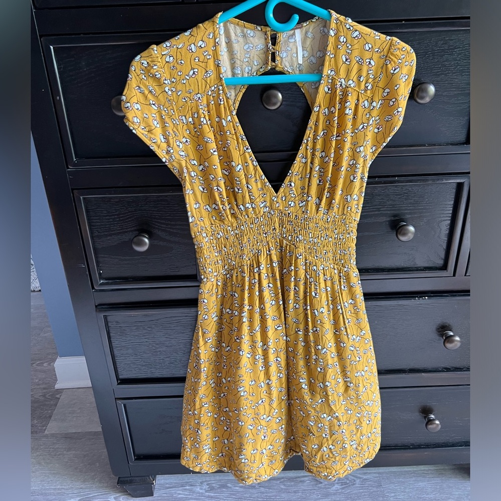 Yellow floral mini